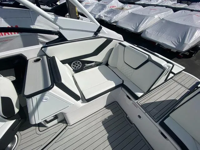 Slide: The Image of Yamaha 252SD 2024 - 7