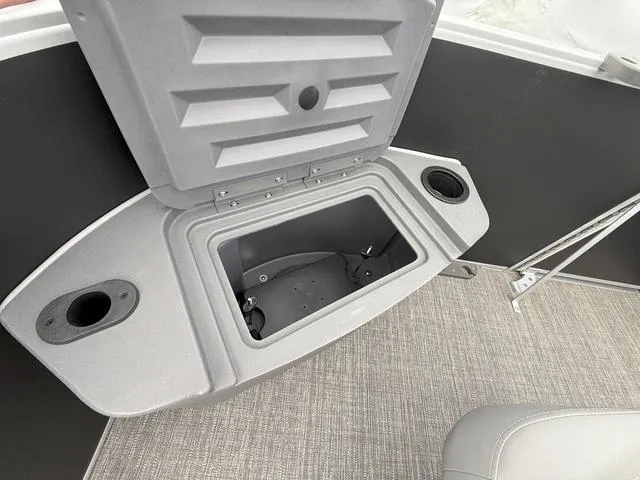 Slide: The Image of Bennington S Fishing 20 SF Pontoon 2024 - 10