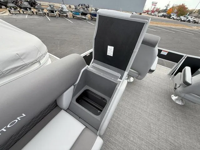 Slide: The Image of Bennington S Fishing 20 SF Pontoon 2024 - 15