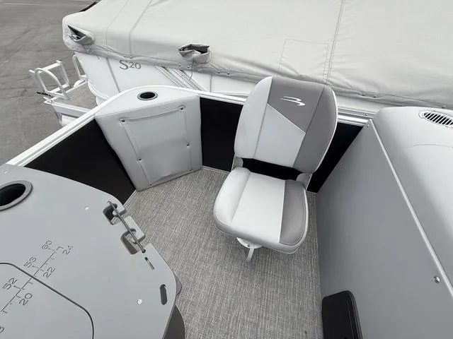 Slide: The Image of Bennington S Fishing 20 SF Pontoon 2024 - 22