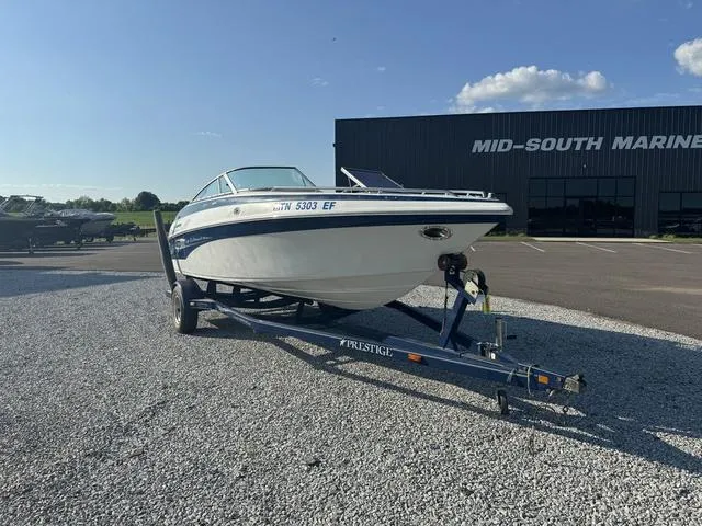 Slide: The Image of Crownline Boats 202 RAZOR 2000 - 2