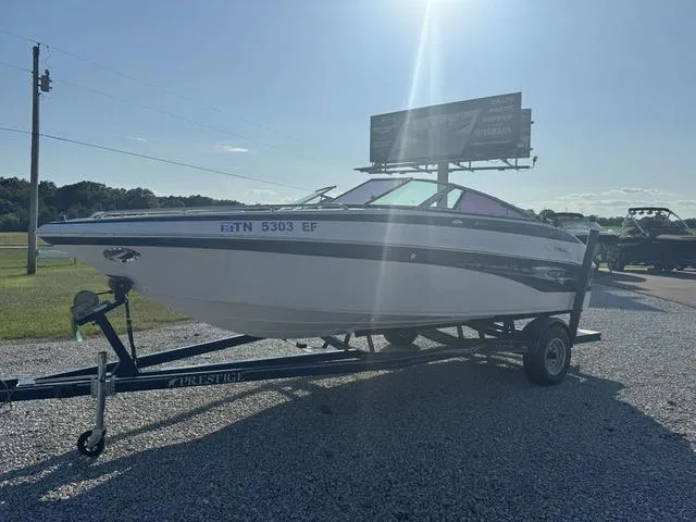 Slide: The Image of Crownline Boats 202 RAZOR 2000 - 3