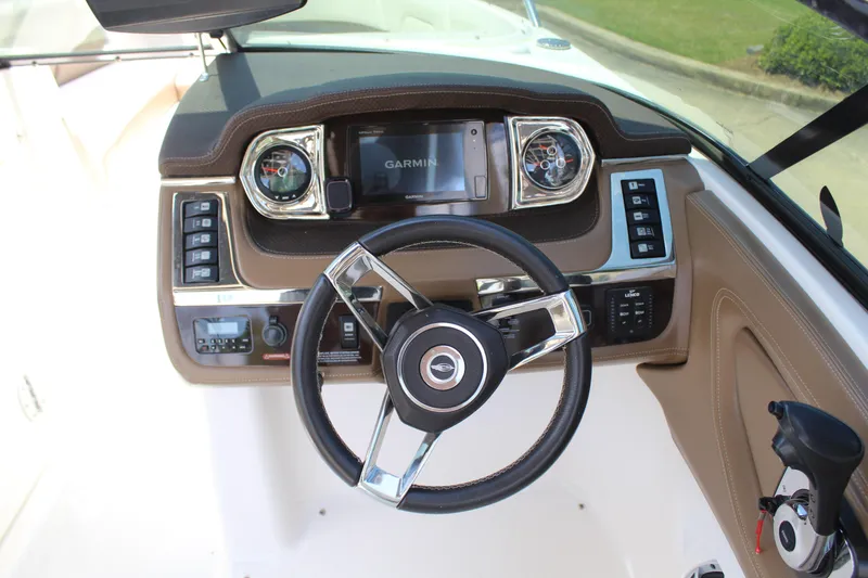 Slide: The Image of 2016 Chaparral 257 SSX helm with Garmin navigation system. - 9