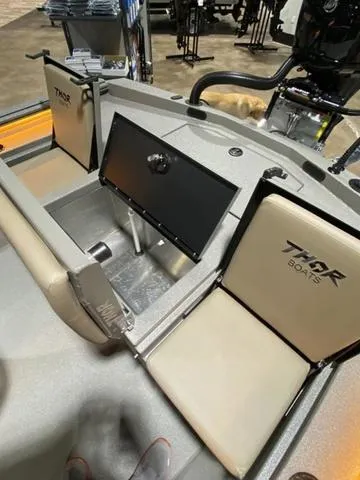 Slide: The Image of Thor LAKE HAMMER 1900 CC 2024 - 12