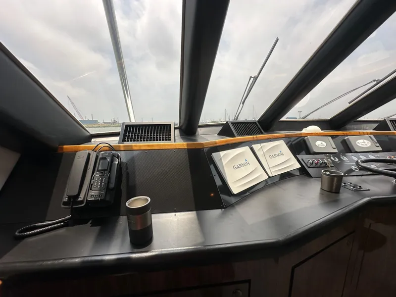 Slide: The Image of Donzi Custom Enclosed Flybridge 1996 - 108