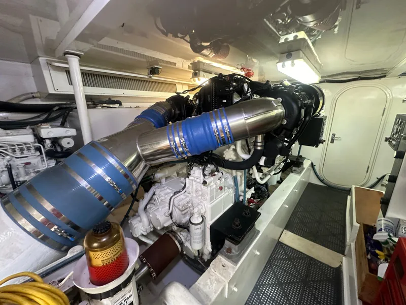 Slide: The Image of Donzi Custom Enclosed Flybridge 1996 - 119