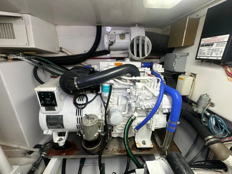 Slide: The Image of Donzi Custom Enclosed Flybridge 1996 - 122