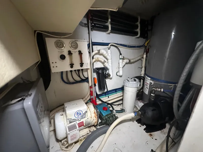 Slide: The Image of Donzi Custom Enclosed Flybridge 1996 - 126