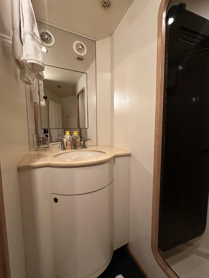 Slide: The Image of Donzi Custom Enclosed Flybridge 1996 - 64