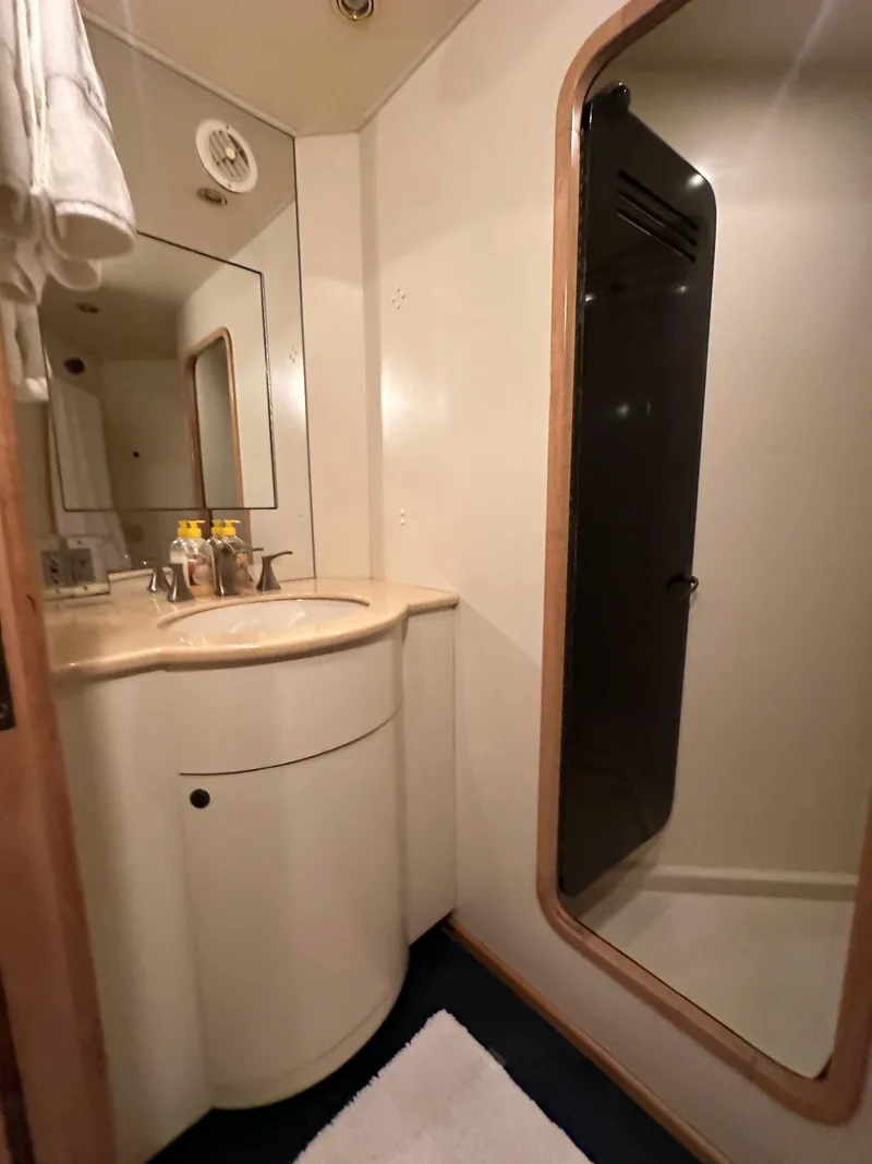 Slide: The Image of Donzi Custom Enclosed Flybridge 1996 - 65