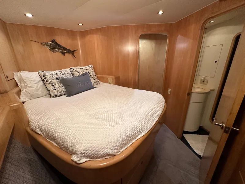 Slide: The Image of Donzi Custom Enclosed Flybridge 1996 - 70