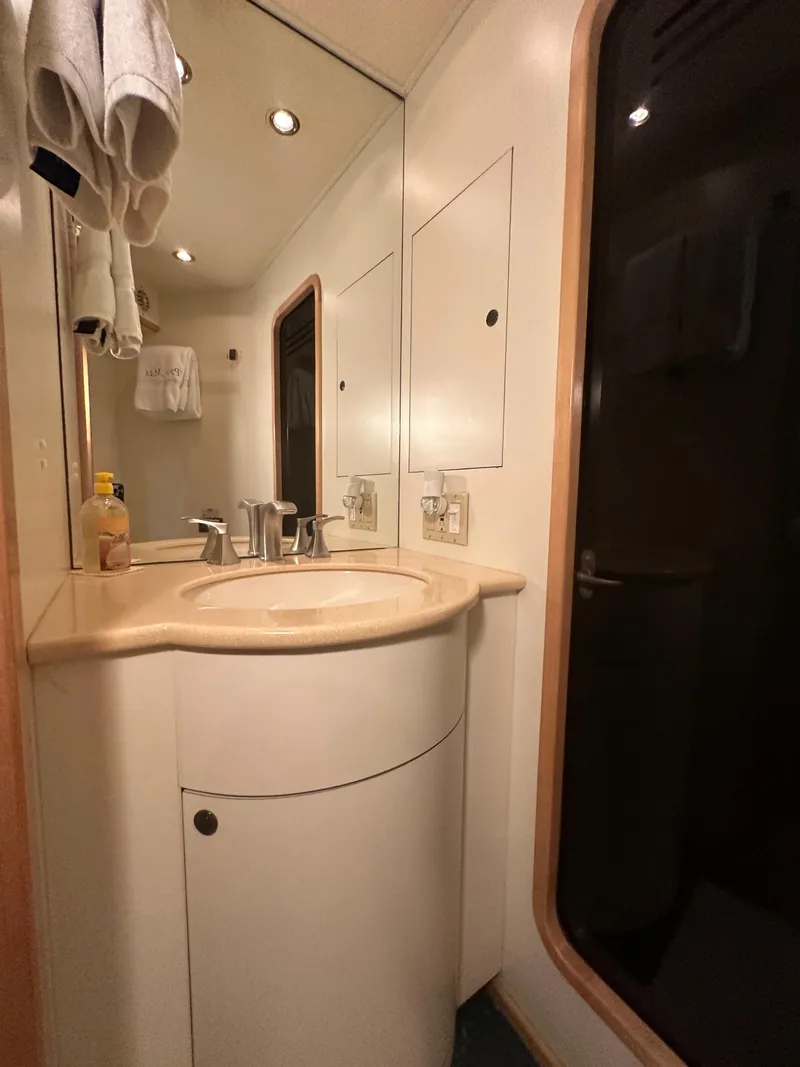 Slide: The Image of Donzi Custom Enclosed Flybridge 1996 - 74