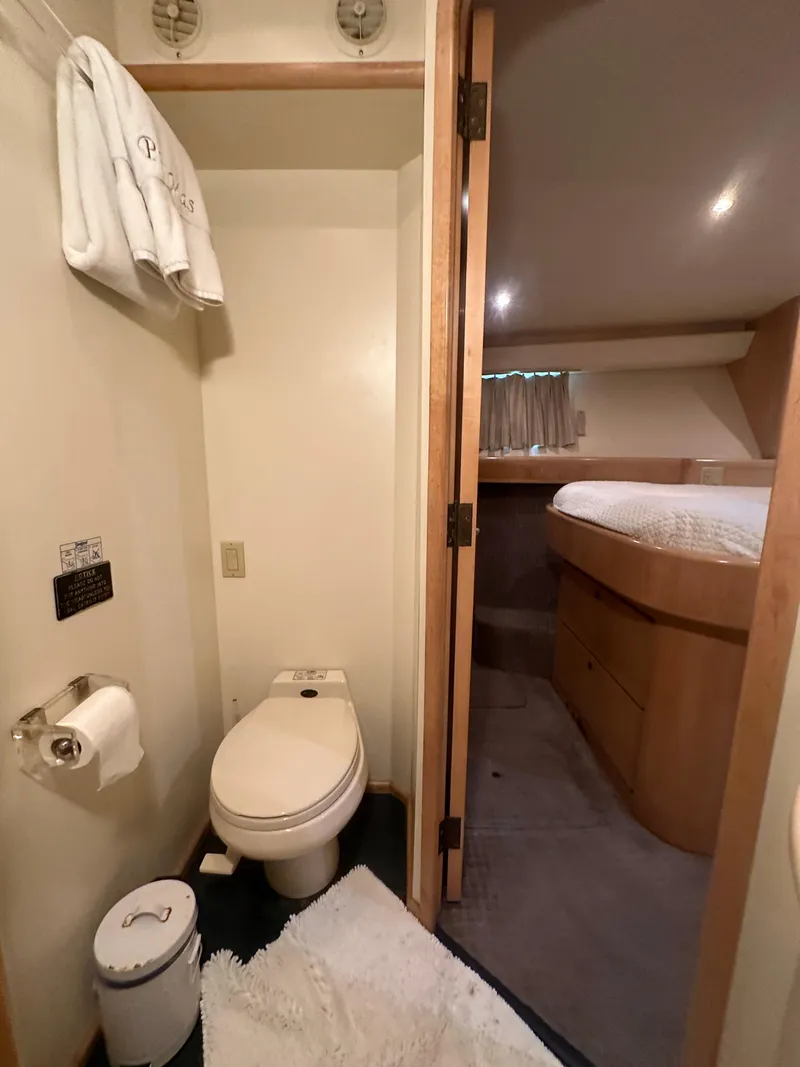 Slide: The Image of Donzi Custom Enclosed Flybridge 1996 - 76