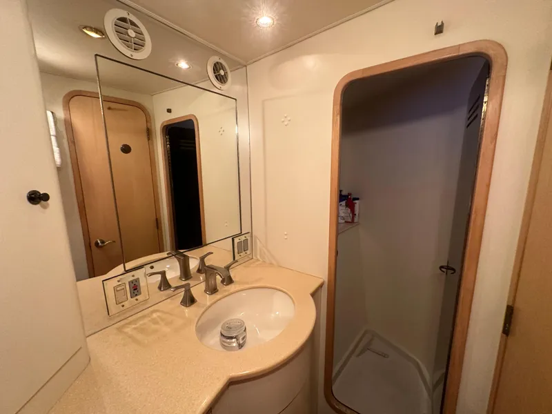 Slide: The Image of Donzi Custom Enclosed Flybridge 1996 - 79