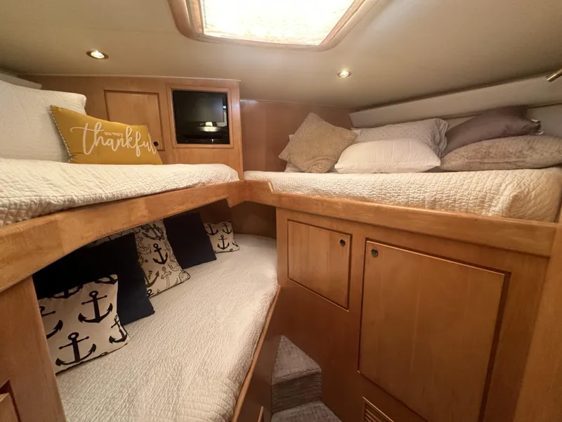 Slide: The Image of Donzi Custom Enclosed Flybridge 1996 - 86