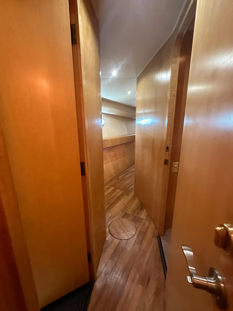 Slide: The Image of Donzi Custom Enclosed Flybridge 1996 - 88