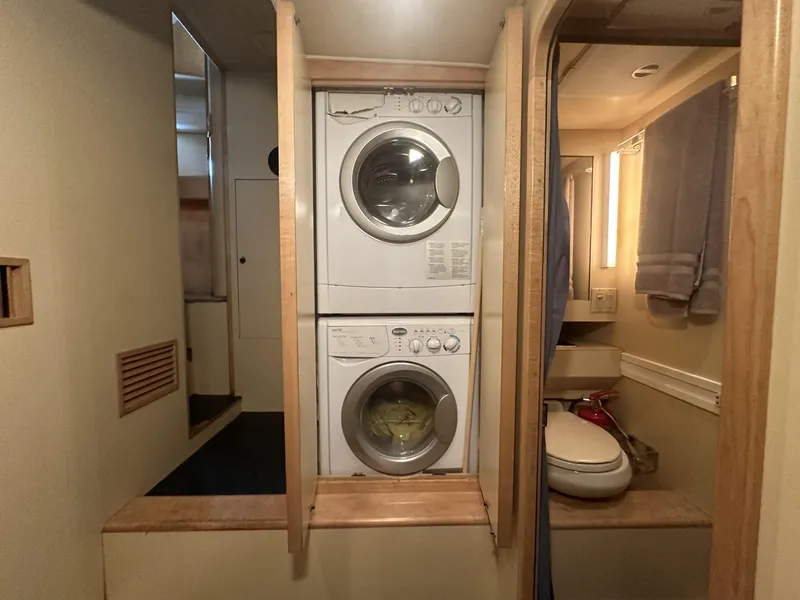 Slide: The Image of Donzi Custom Enclosed Flybridge 1996 - 93