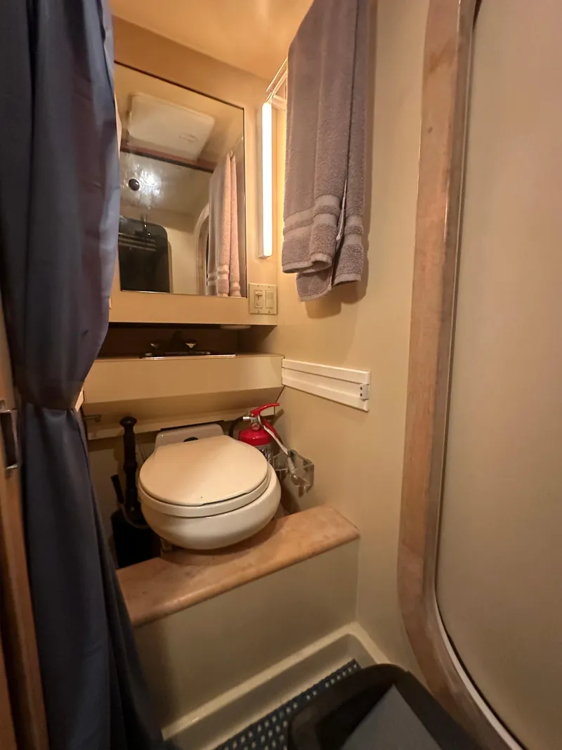 Slide: The Image of Donzi Custom Enclosed Flybridge 1996 - 95