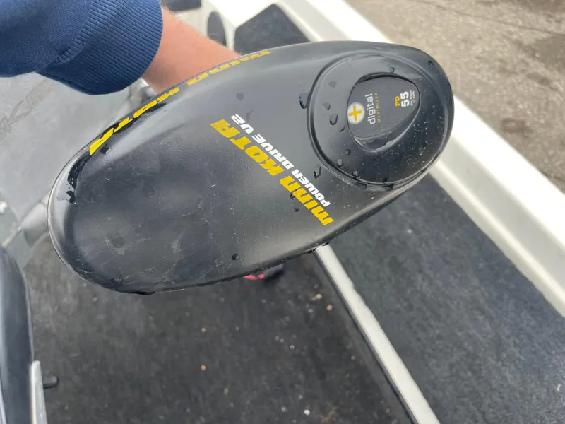 Slide: The Image of Close-up of Minn Kota trolling motor on a 1990 Skeeter S-50 boat. - 10