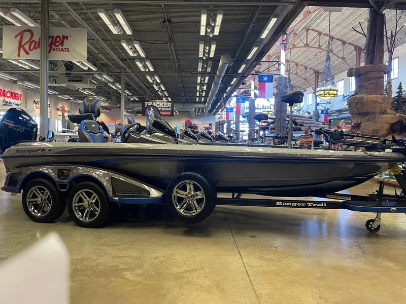 Slide: The Image of 2024 Ranger Z521R Ranger Cup Equipped boat displayed in showroom. - 0