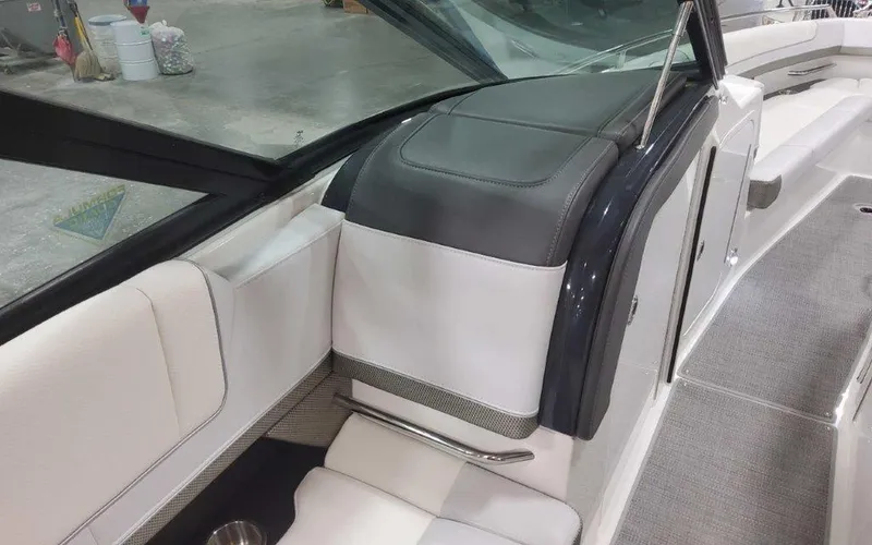 Slide: The Image of Formula 330 Crossover Bowrider I/O 2025 - 53