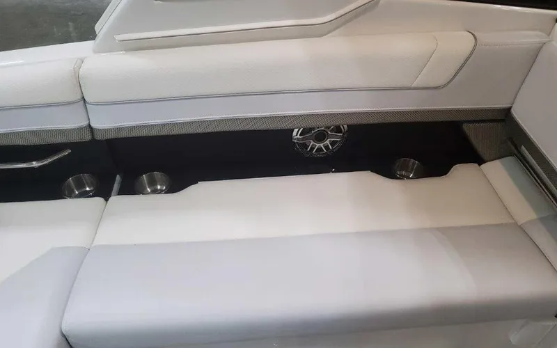 Slide: The Image of Formula 330 Crossover Bowrider I/O 2025 - 58