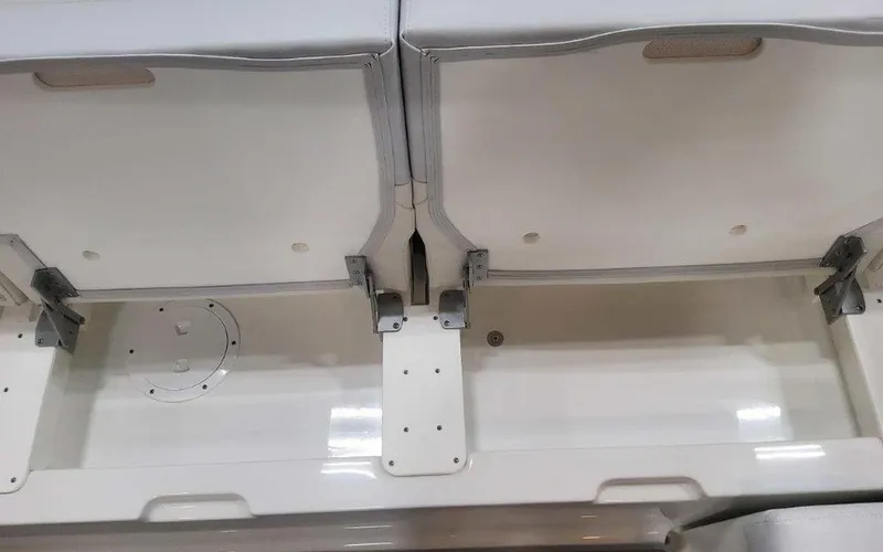 Slide: The Image of Formula 330 Crossover Bowrider I/O 2025 - 62