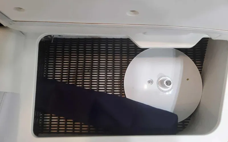 Slide: The Image of Formula 330 Crossover Bowrider I/O 2025 - 66