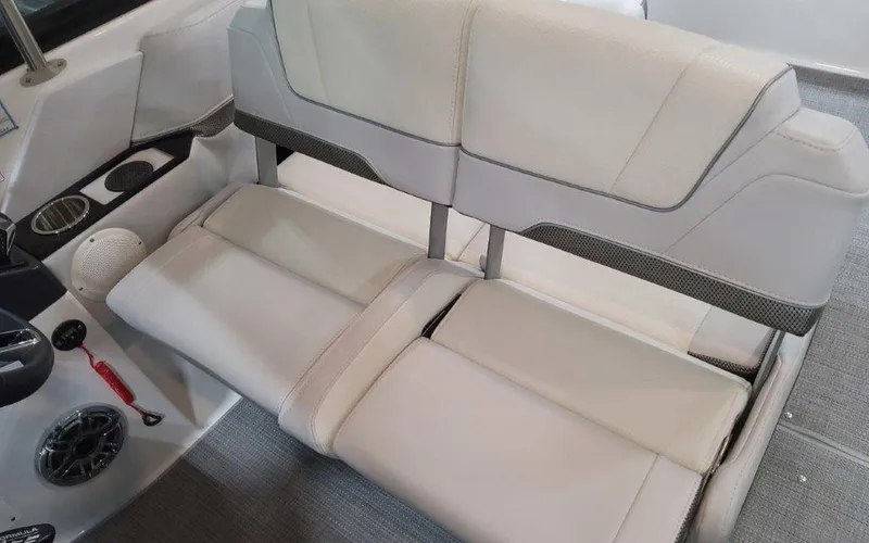 Slide: The Image of Formula 330 Crossover Bowrider I/O 2025 - 69