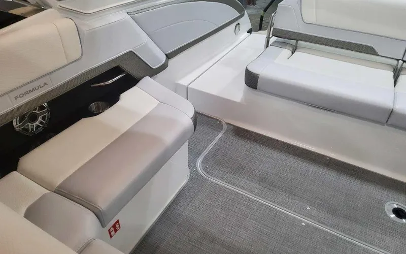 Slide: The Image of Formula 330 Crossover Bowrider I/O 2025 - 70