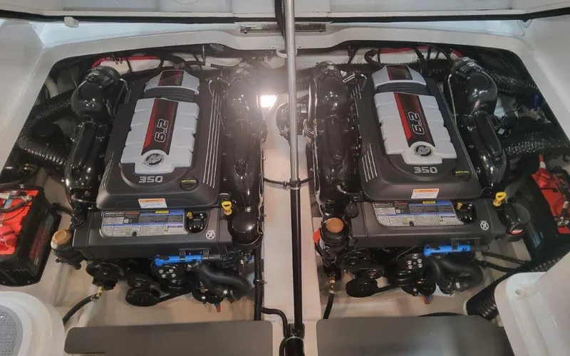 Slide: The Image of Formula 330 Crossover Bowrider I/O 2025 - 72