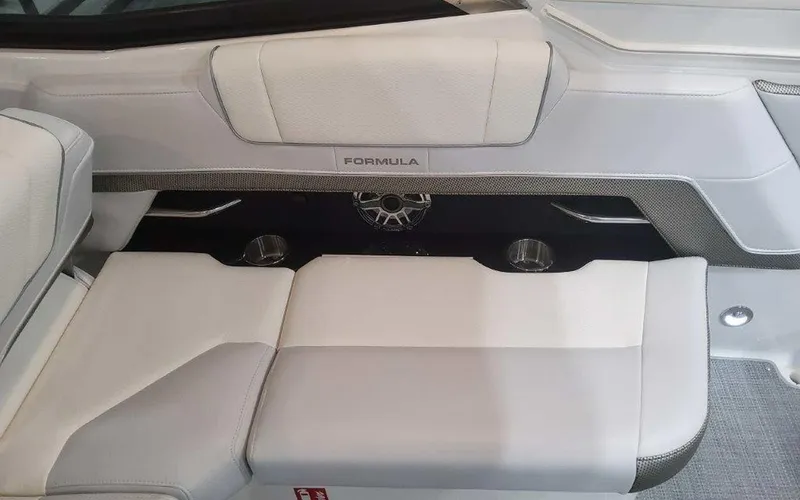 Slide: The Image of Formula 330 Crossover Bowrider I/O 2026 - 65