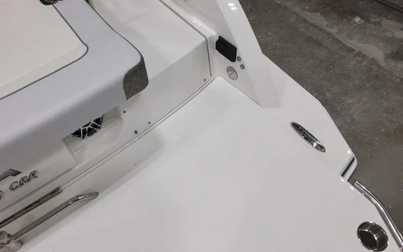 Slide: The Image of Formula 330 Crossover Bowrider I/O 2026 - 78