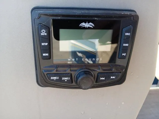 Slide: The Image of Sun Tracker Bass Buggy 18 DLX 2024 - 21