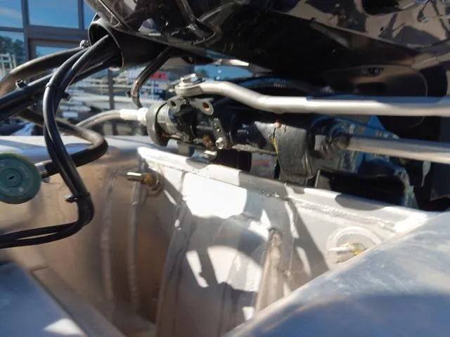 Slide: The Image of Sun Tracker Bass Buggy 18 DLX 2024 - 22