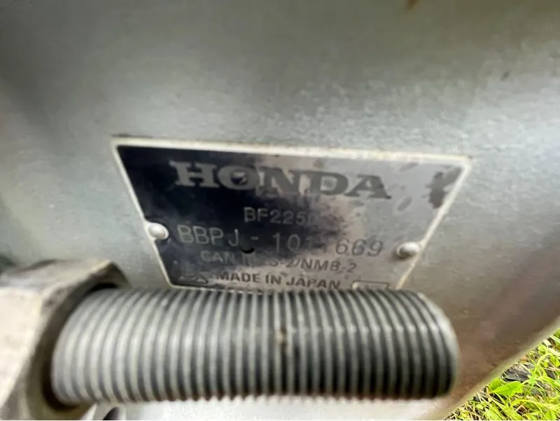 Slide: The Image of Premier 230 Solaris RL 2022 - 20