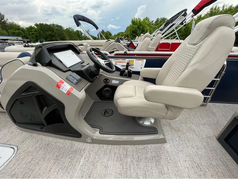 Slide: The Image of Premier 230 Solaris RL 2022 - 26