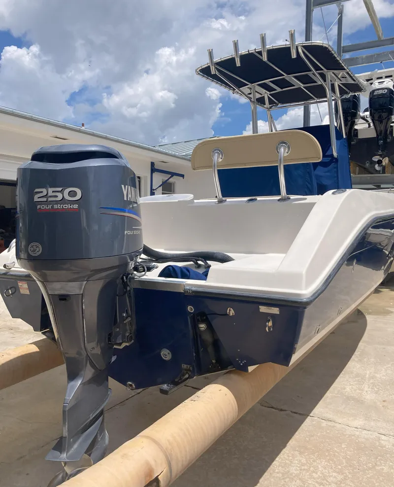 Slide: The Image of 2008 Cobia 256 Center Console boat with Yamaha 250 outboard motor. - 9
