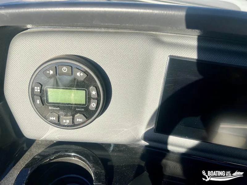 Slide: The Image of Yamaha AR190 2025 dashboard with Bluetooth stereo controls and display screen. - 6