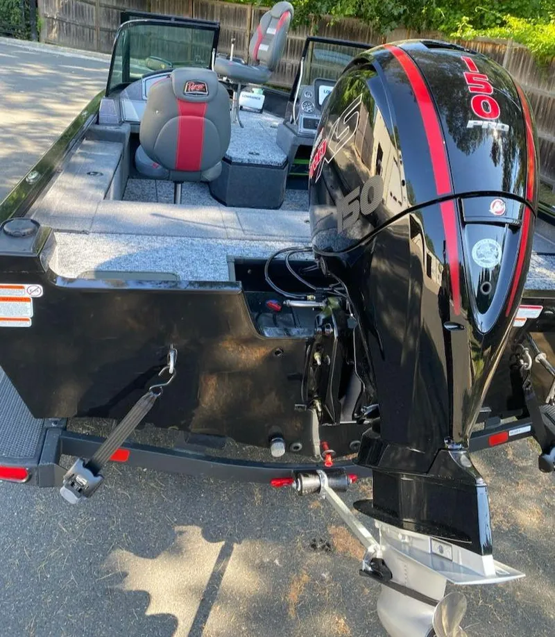 Slide: The Image of 2024 Ranger VS1782SC Reata boat with 150 HP outboard motor. - 21