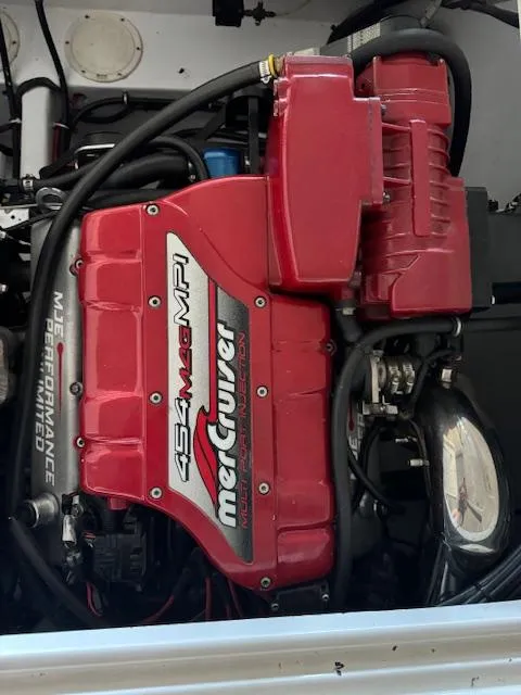 Slide: The Image of 2004 Fountain 35 Executioner boat engine, MerCruiser 454 MAG MPI. - 7