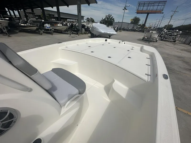 Slide: The Image of Mako Pro Skiff 19 CC 2024 - 9