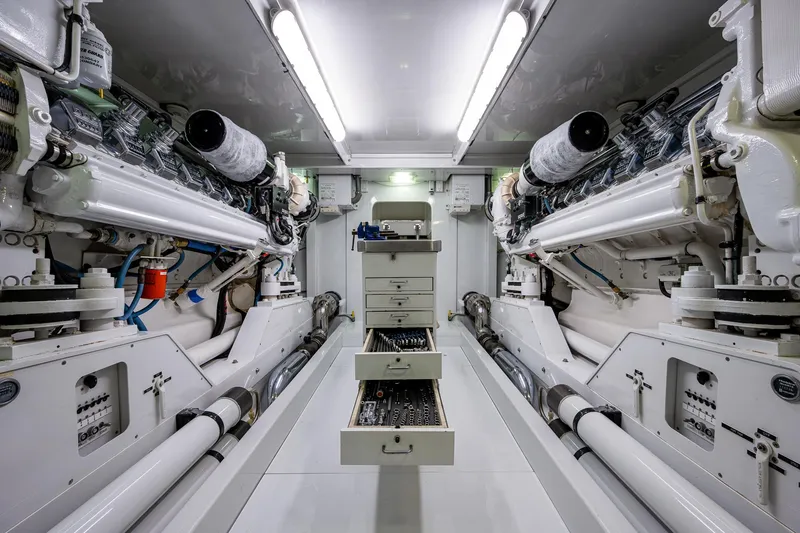 Slide: The Image of Amer Custom Enclosed Flybridge 2001 - 71
