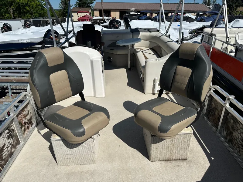Slide: The Image of 2008 Avalon 2225 Fish pontoon boat with 2019 Evinrude 115 engine and 2020 trailer. - 14