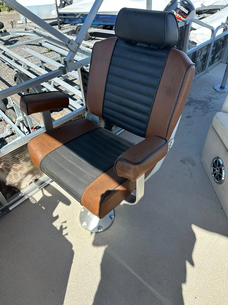 Slide: The Image of Captain's chair on Avalon 2225 Fish boat, 22' fishing model, 2008 with 2019 Evinrude 115 - 15