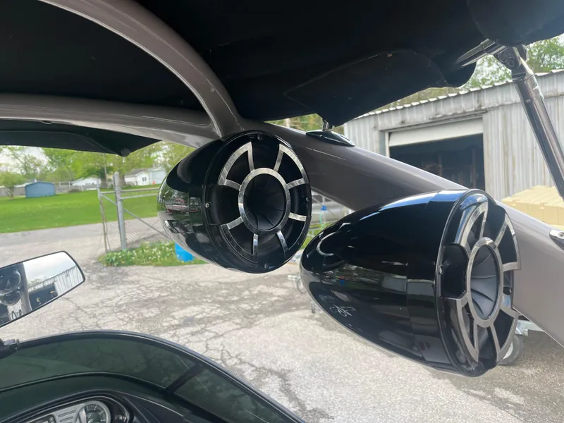 Slide: The Image of 2008 Malibu 21 vRide boat speakers mounted on the wakeboard tower. - 3
