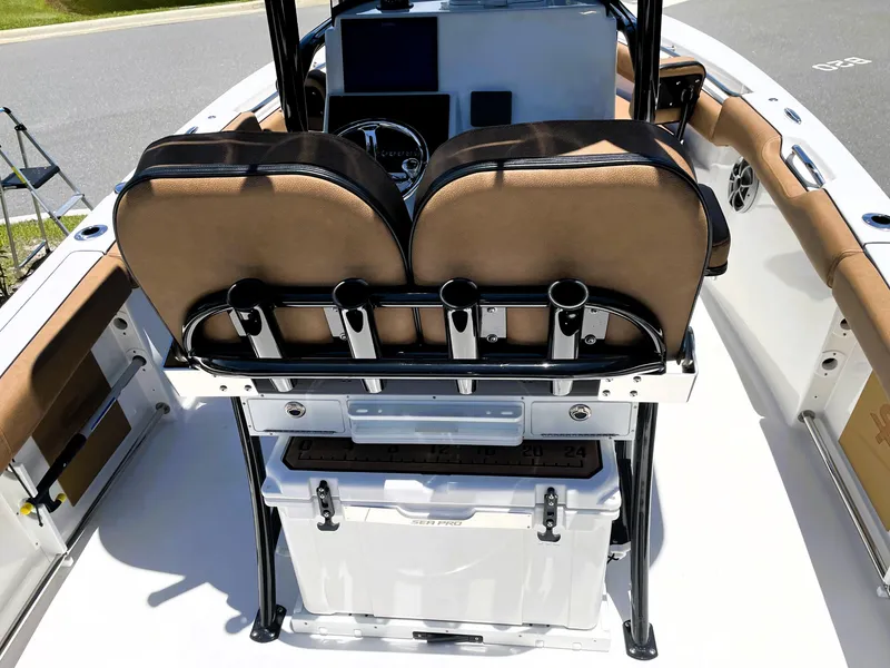 Slide: The Image of Sea Pro 219 Center Console 2022 - 61