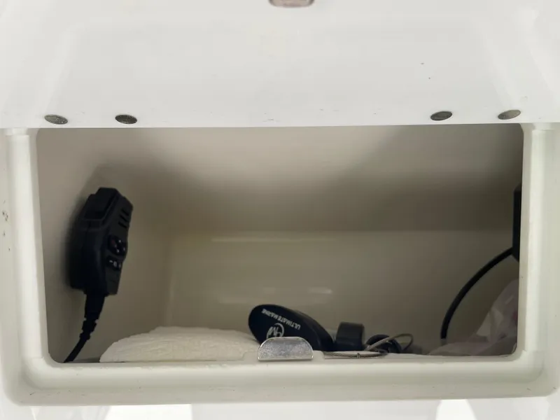 Slide: The Image of Sea Pro 219 Center Console 2022 - 65