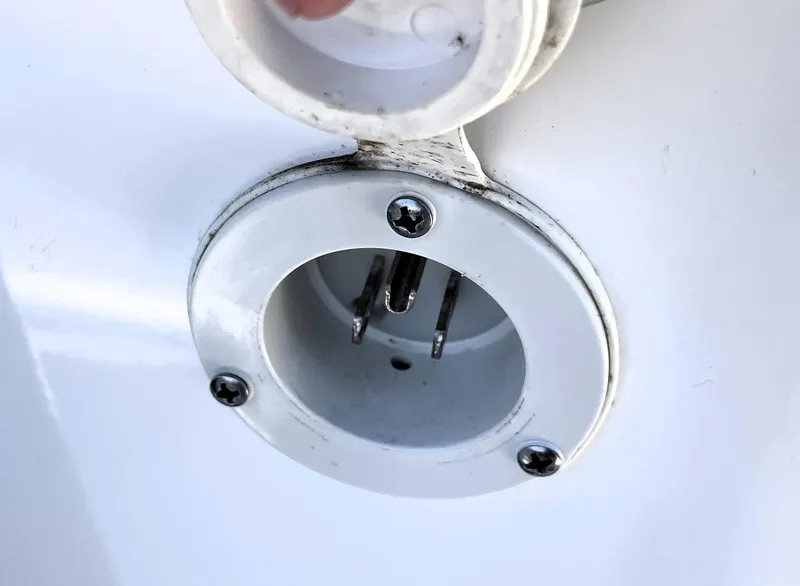 Slide: The Image of Sea Pro 219 Center Console 2022 - 70