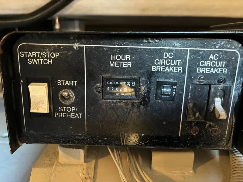 Slide: The Image of Formula 41 Performance Cruiser 1999 - 57